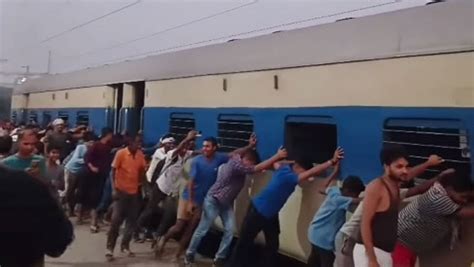 bihar railway station viral video download|Bihar is Not For Beginners: Viral Video Shows。